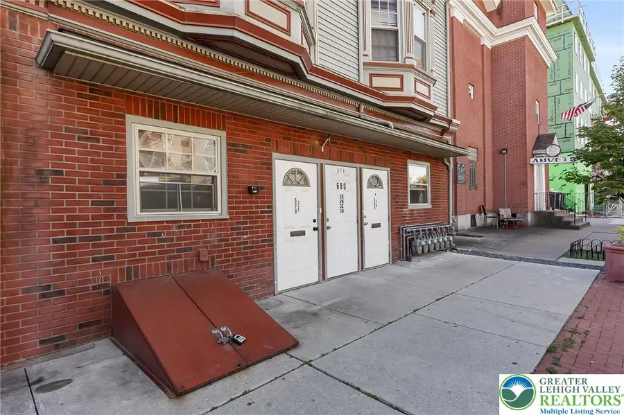 678 Northampton Street, Easton, PA 18042 - Image #3