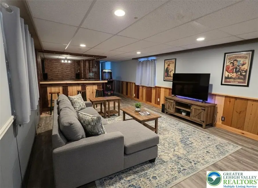 6337 Nisbet Court, Washington, PA 18080 - Image #2