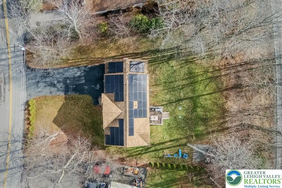 2127 Warwick Circle, Coolbaugh Township, PA 18466 - Image #3