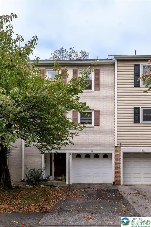 8315 Countryside Lane, Upper Macungie Twp, PA 18051