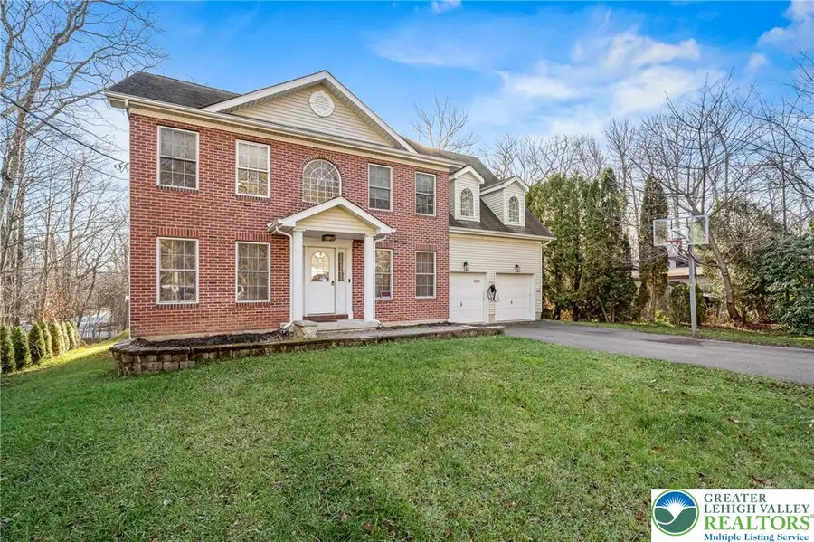 2121 Warwick Circle, Coolbaugh Township, PA 18466 - Image #2