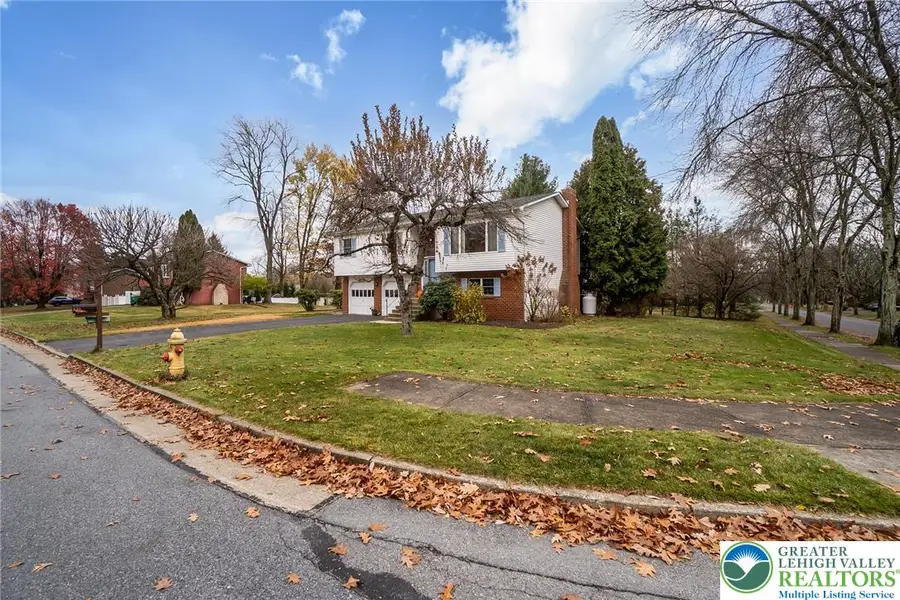 368 Oxford Drive, Bethlehem, PA 18017 - Image #2