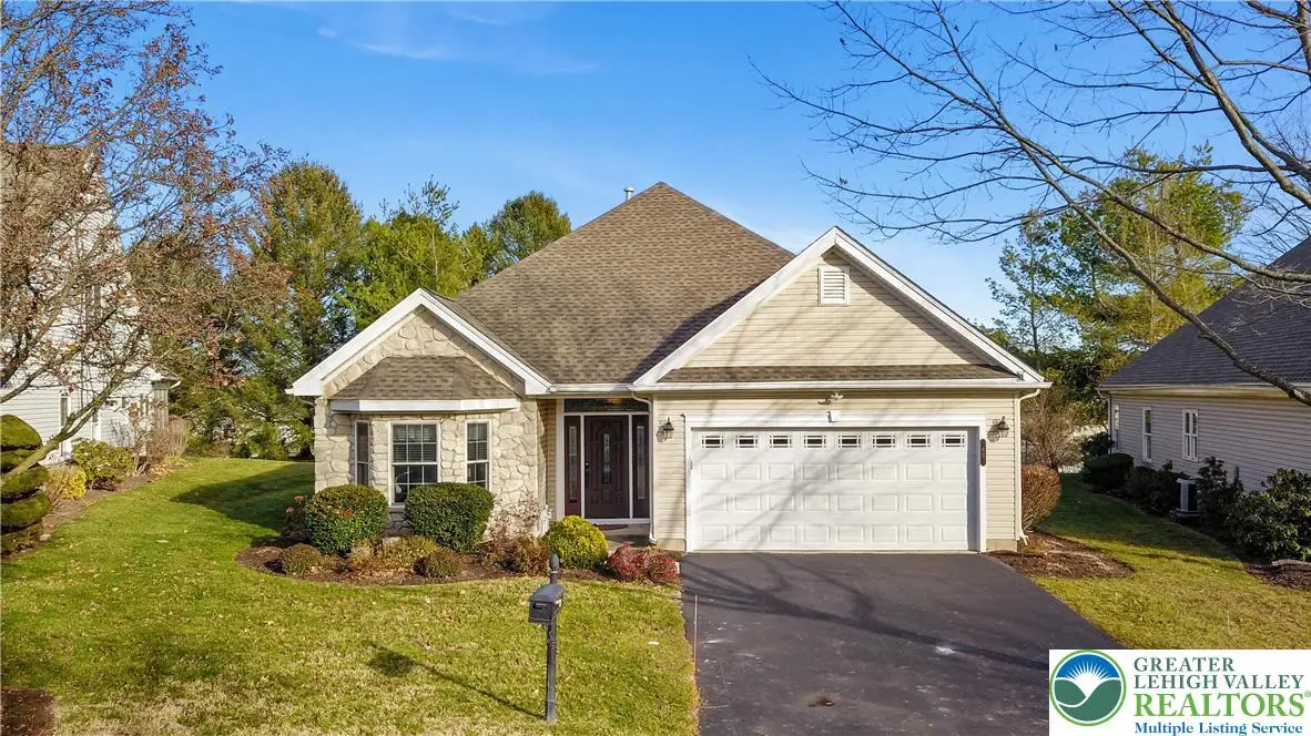 60 Glenmoor Circle N, Palmer Township, PA 18045 - Image #1