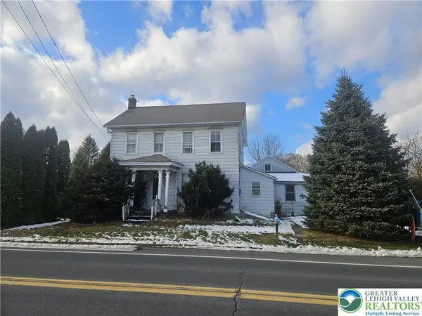 4586 W Mountain View Drive, Lehigh Twp, PA 18088