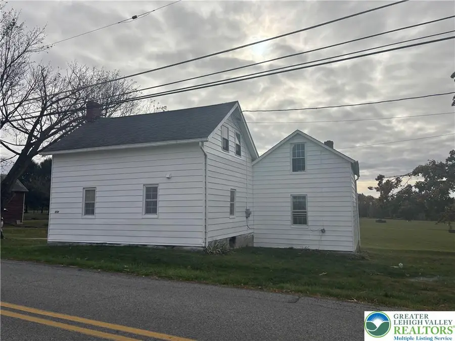 654 Youngs Hill Road, Plainfield Township, PA 18040 - Image #3