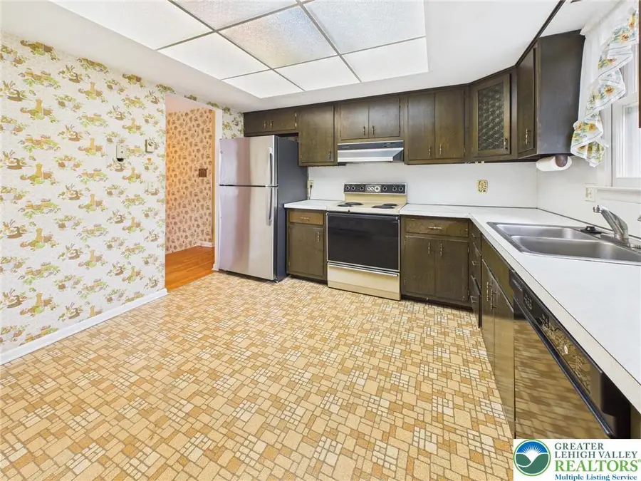 3314 Division Street, Palmer Township, PA 18045 - Image #2