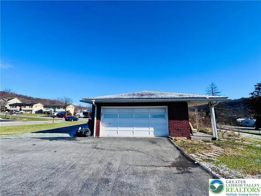 944 E Federal Street, Salisbury Township, PA 18103 - Image #2