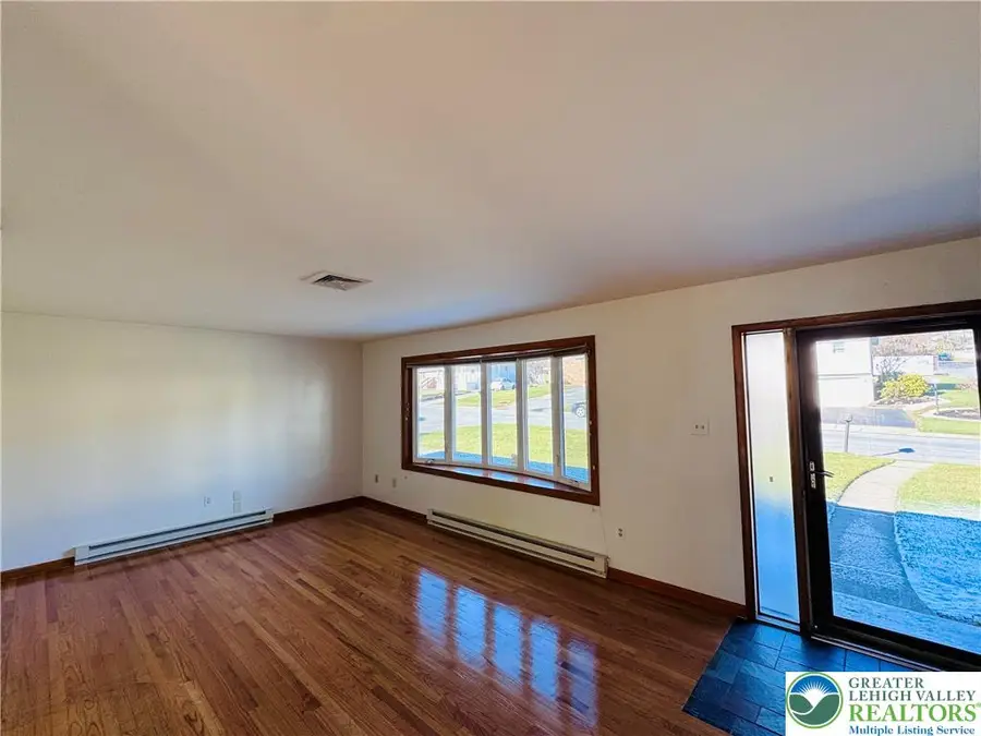 944 E Federal Street, Salisbury Township, PA 18103 - Image #3