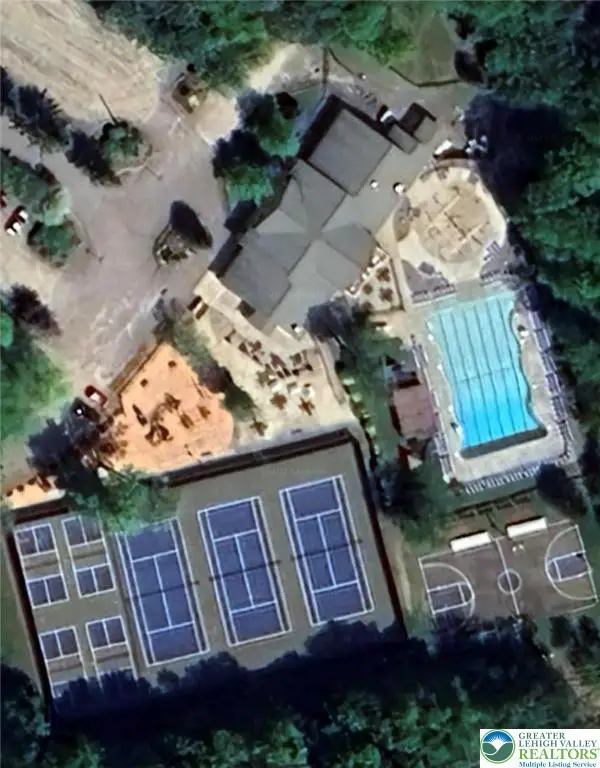 149 Livingston Lane, Clifton Township, PA 18424 - Image #2