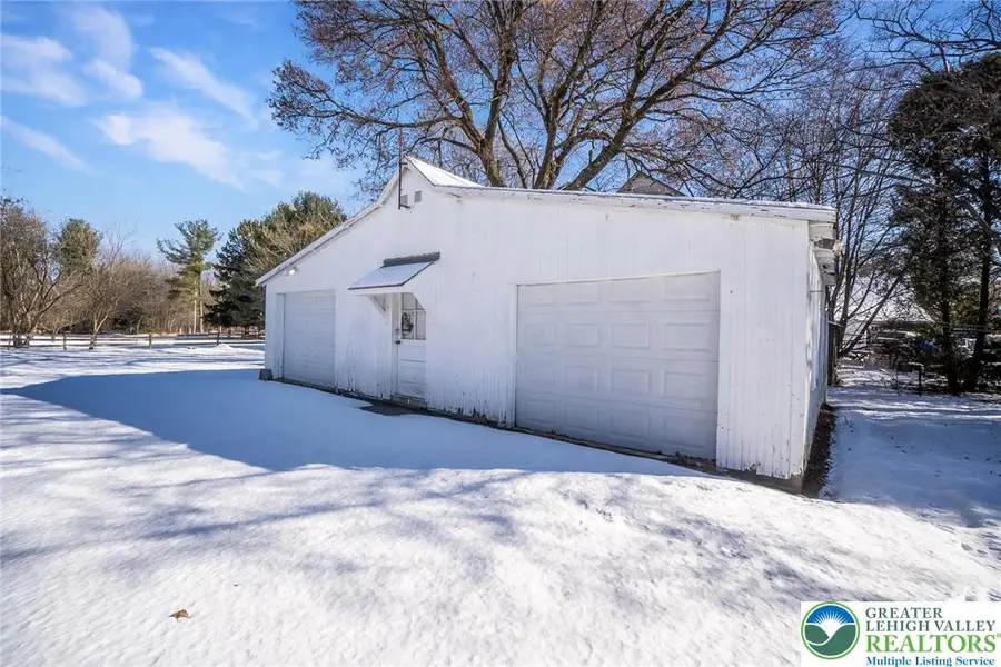 608 Monocacy Drive, Moore Township, PA 18014 - Image #2