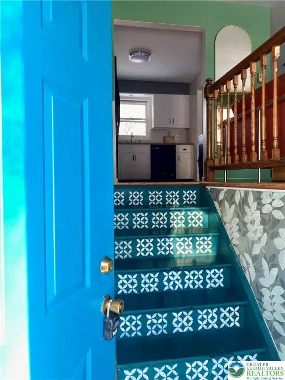 1117 Shagbark Lane, Hamilton Township, PA 18360 - Image #3