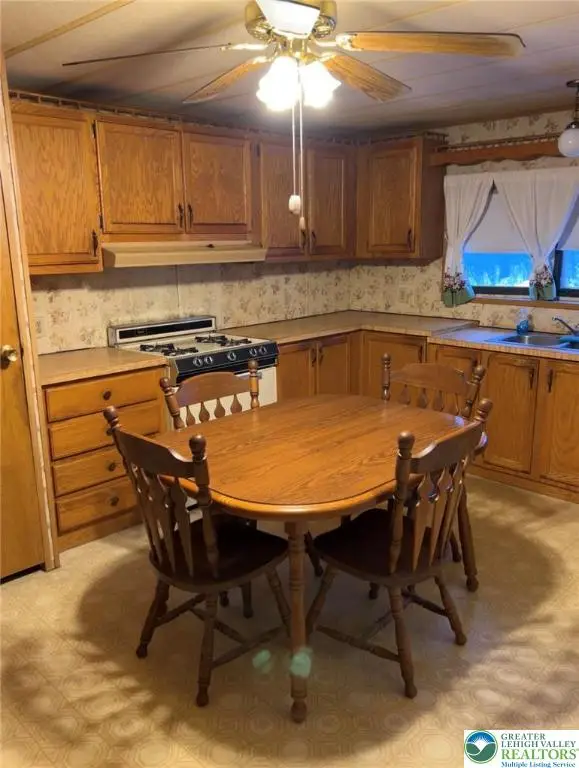 162 Moorestown Drive, Moore Township, PA 18014 - Image #3