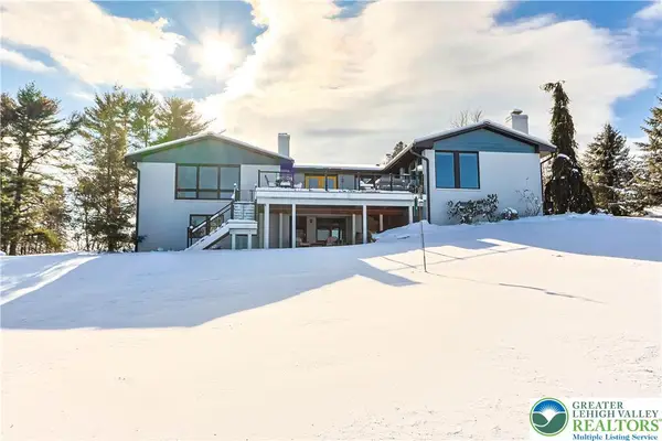 3429 Mountainview Circle, Bethlehem City, PA 18017