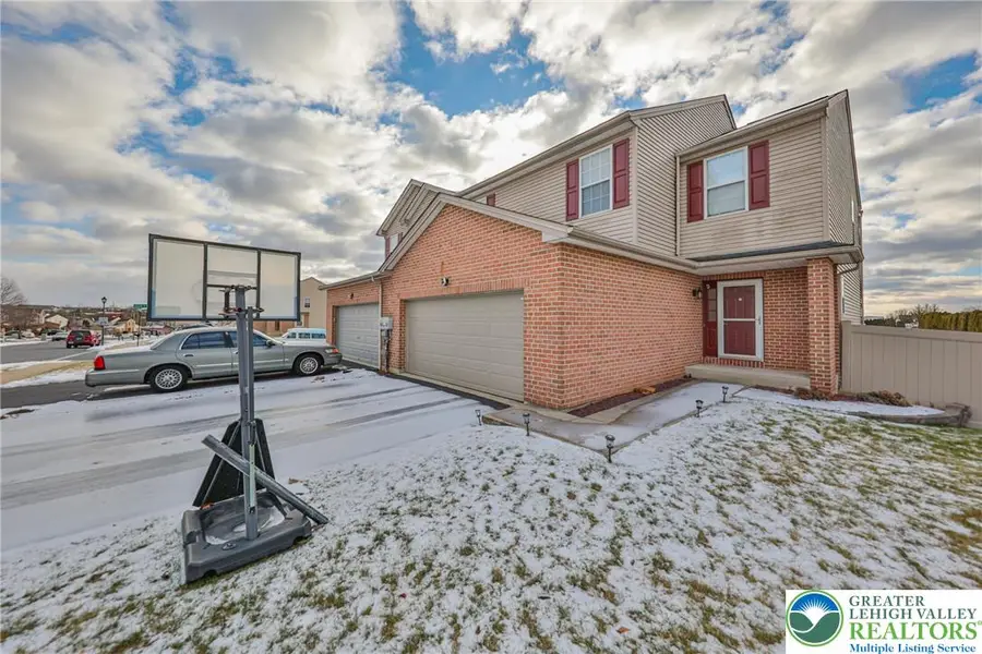 1101 Wynnewood Drive, Allen, PA 18067 - Image #3