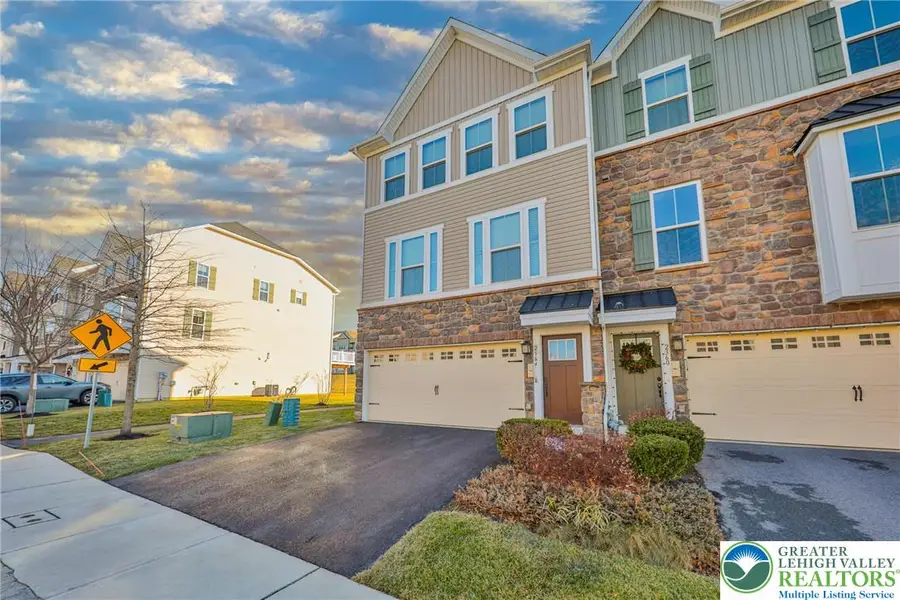 2364 Raya Way, Bethlehem Township, PA 18045 - Image #2