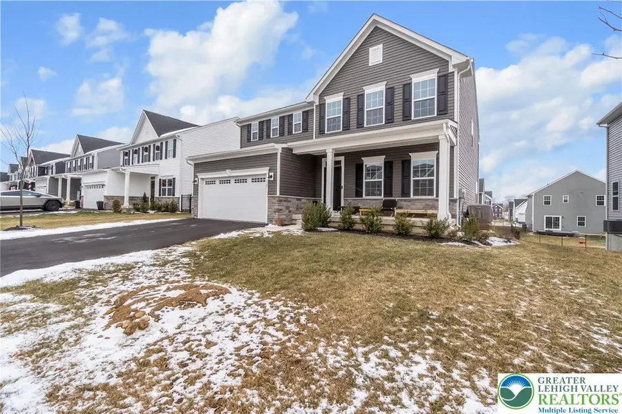 820 Hendon Lane, North Catasauqua, PA 18032 - Image #2