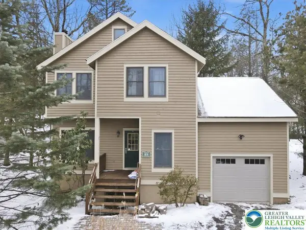 112 High Mountain Lane, Pocono Twp, PA 18372