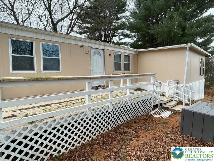 8820 Breinig Run Circle, Breinigsville, PA 18031 - Image #3