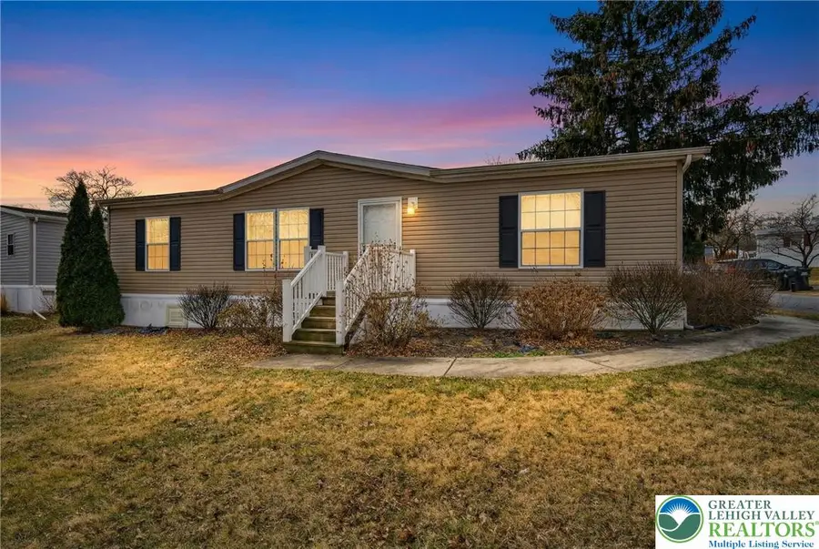 4250 Jaguar Court, North Whitehall Township, PA 18069 - Image #2