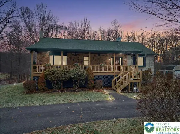 134 Split Rock Road, Newfoundland, PA 18445