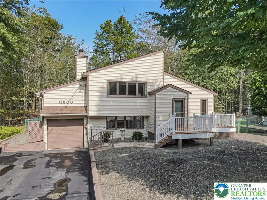 8495 Bumble Bee Way, Coolbaugh Township, PA 18466 - #2