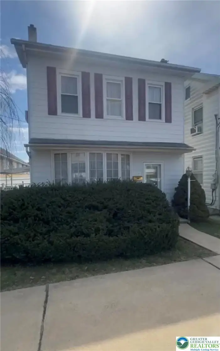 207 Chestnut Street, Slatington, PA 18080 - #1