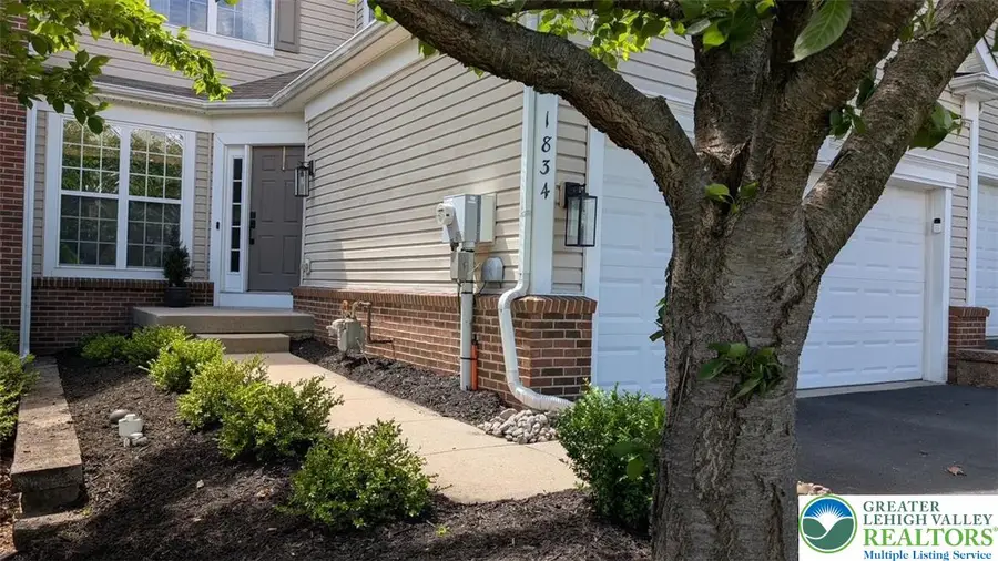 1834 Majestic Drive, South Whitehall Township, PA 18069 - #2