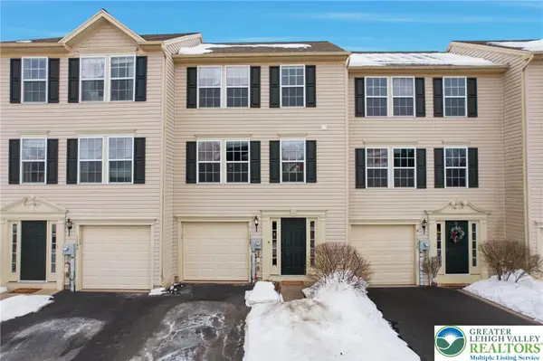 1048 Sparrow Way, Upper Macungie Twp, PA 18031