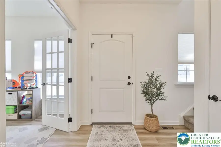 1071 Lisa Lane, Easton, PA 18045 - #3