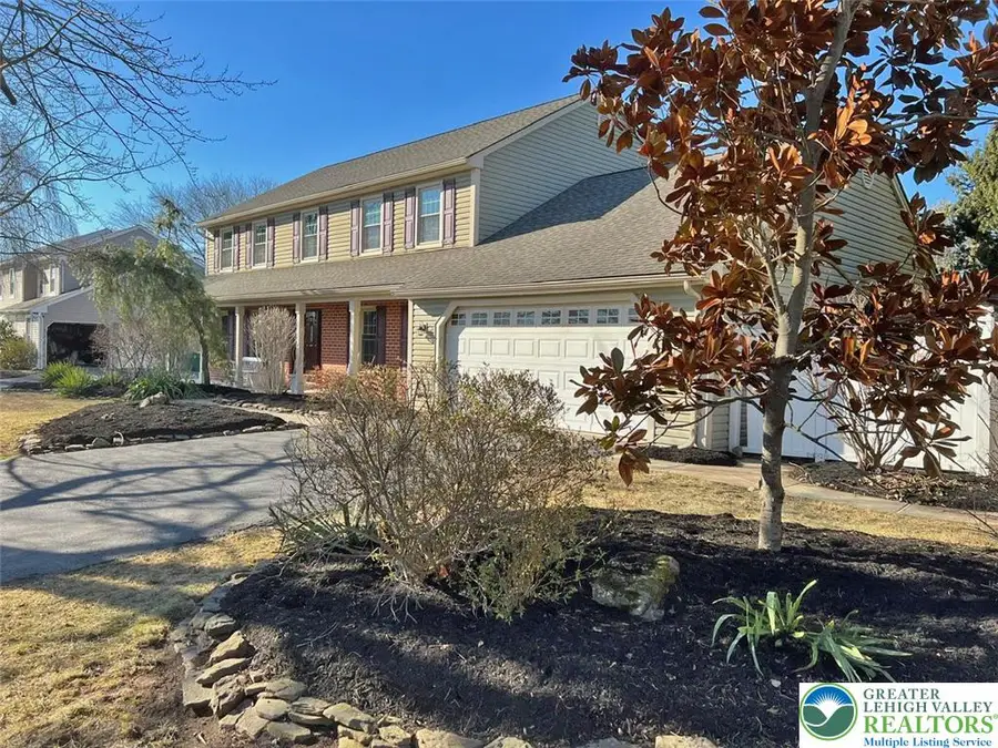 4861 Waterfall Drive, Lower Macungie, PA 18036 - #2