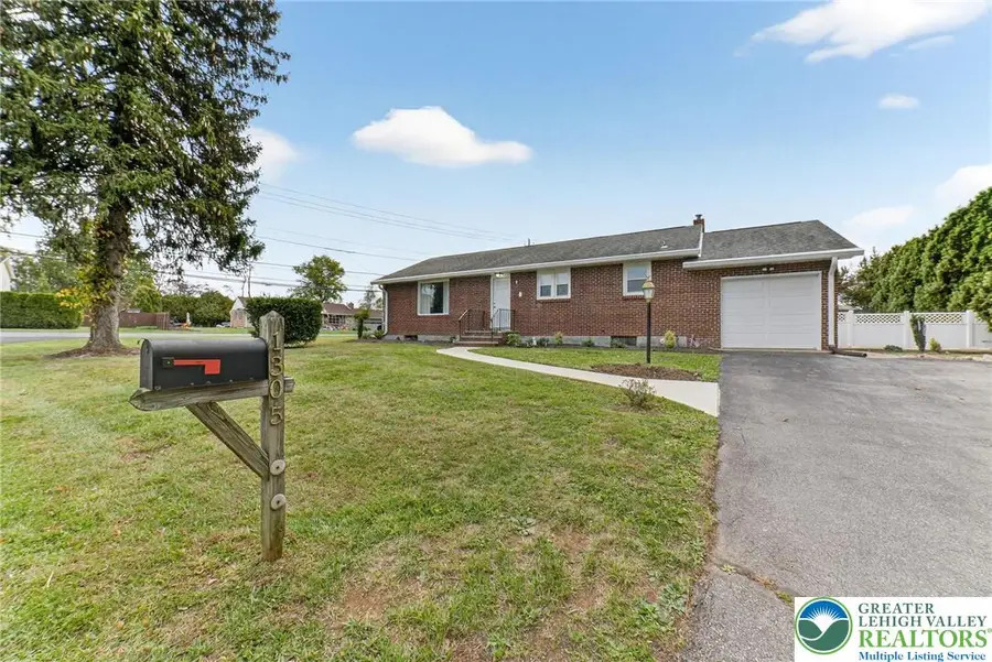 1305 Statten Avenue, Freemansburg, PA 18017 - #2