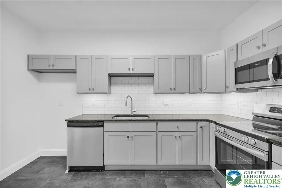 905 Bushkill Street, Easton, PA 18042 - #2