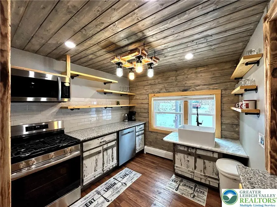 76 Kiowa Path, Pocono Springs, PA 18466 - #2