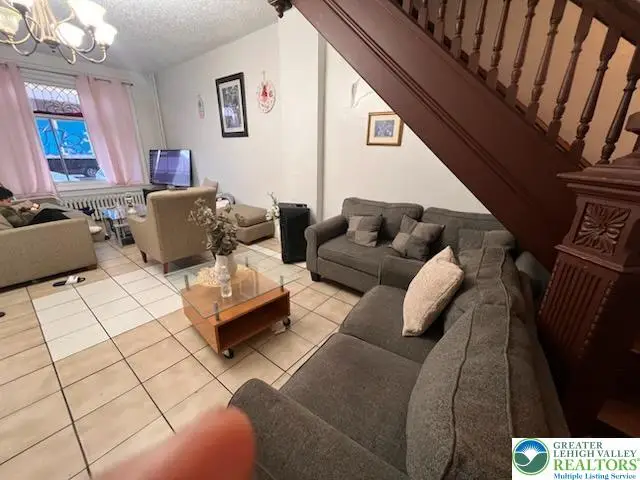 815 W Chew Street, Allentown, PA 18102 - #3