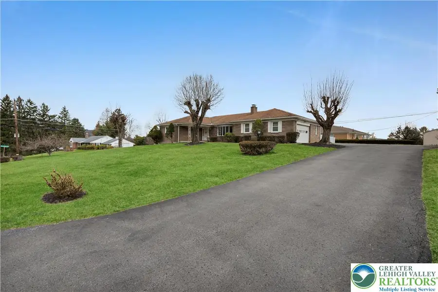 3922 Oakhurst Drive, Center Valley, PA 18034 - #2