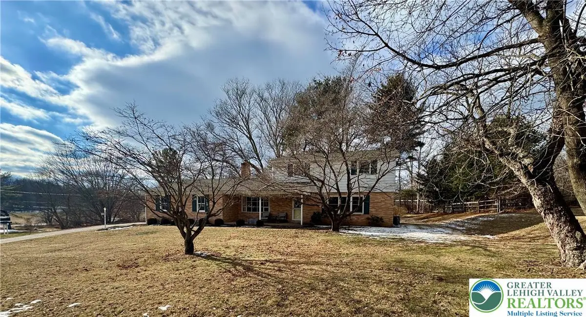 6560 Fernwood Drive, Upper Saucon, PA 18036 - #1