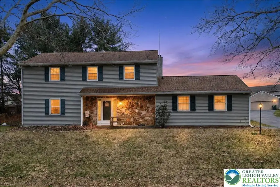 7914 Woodsbluff Run, Fogelsville, PA 18051 - #2