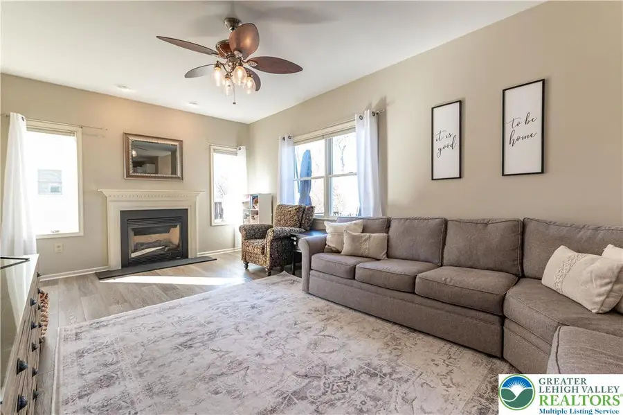 25 Millbrook Court, Palmer Township, PA 18045 - #2