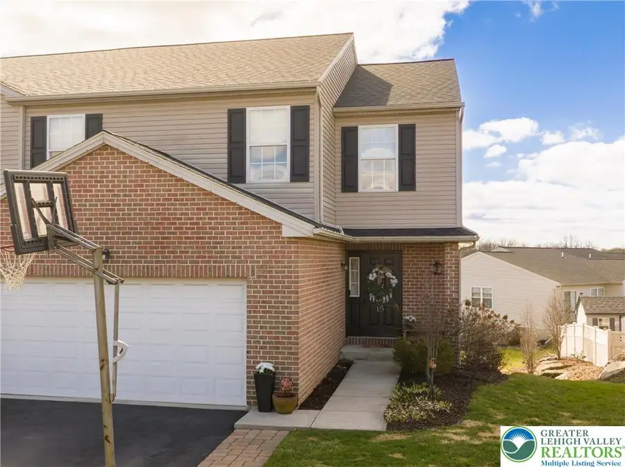 654 Buckingham Drive, Allen, PA 18067 - #3