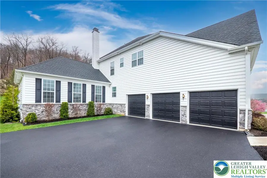 6215 Fox Glove Lane, Upper Saucon, PA 18034 - #3
