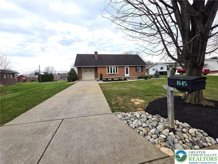 1645 Mark Twain Circle, Hanover, PA 18017 - #2