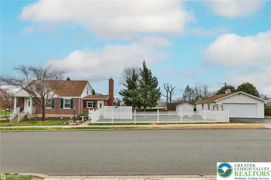 1368 Club Avenue, Allentown, PA 18109 - #2