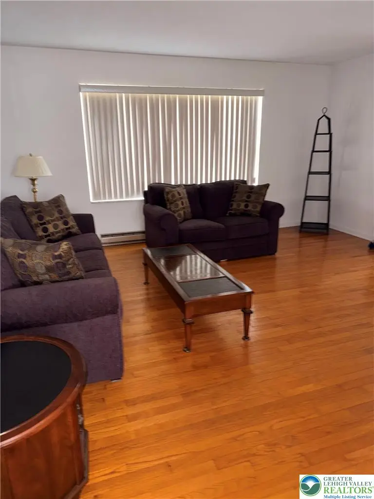 1925 Maria Lane, South Whitehall, PA 18104 - #3