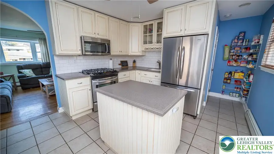 2607 Seip Avenue, Palmer Township, PA 18045 - #3