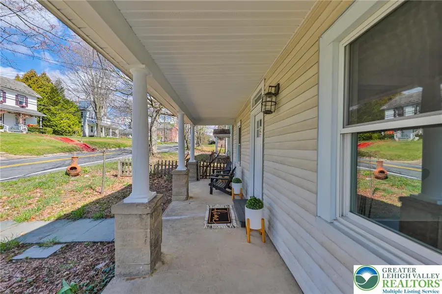 589 S Delaware Drive, Upper Mount Bethel, PA 18343 - #3