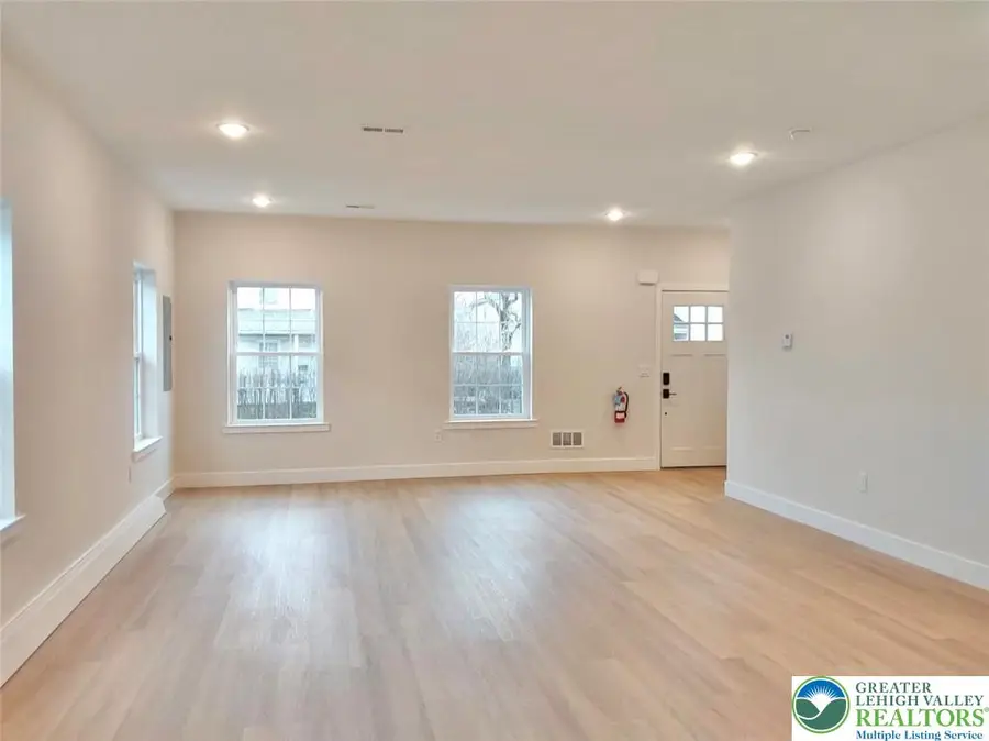 922 Centre Street, Easton, PA 18042 - #2