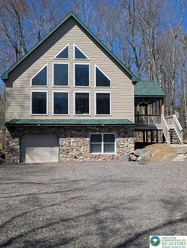 11 Poplar Place, Clifton Twp, PA 18424