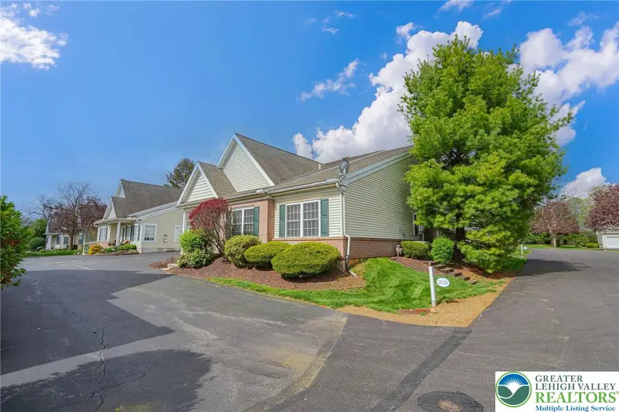 4706 Horseshoe Trail, Lower Macungie, PA 18062 - #2