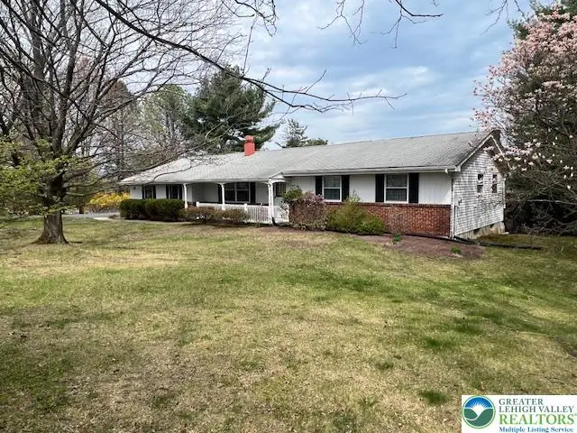 390 S Hokendauqua Drive, Moore, PA 18067 - #2