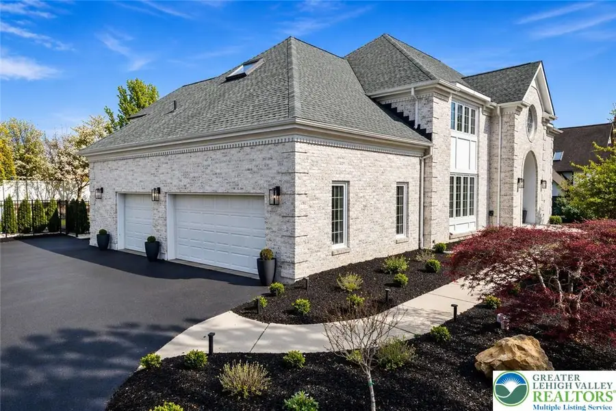 4359 Farmington Circle, South Whitehall, PA 18104 - #3